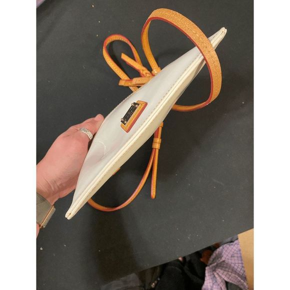 Dooney & Bourke White Grain Triple Zip Purse Handbag Crossbody RARE - Picture 2 of 8